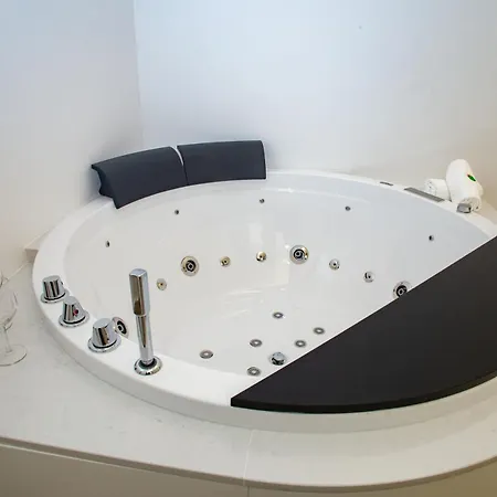 Urban - The Fab Apartment *